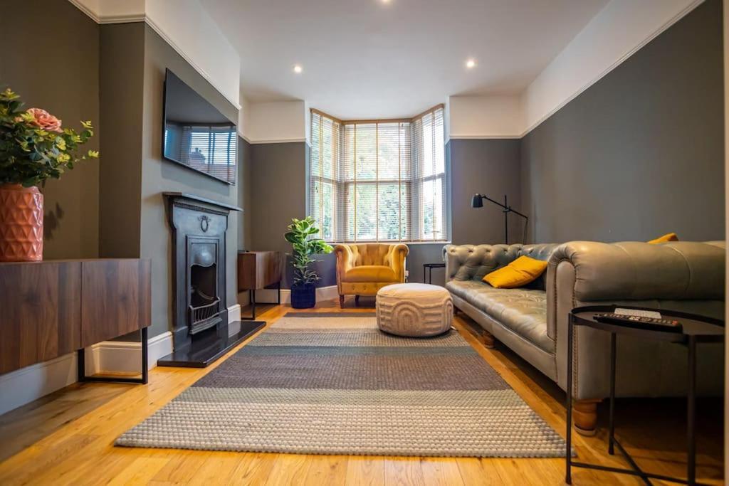 Hereford - Clifton Villa - Beautifully Presented House Located A Short Walk From City Centre - Sleeps 6 Guests - Perfect For Exploring Hereford - Hosted By Rentmyhouse Экстерьер фото