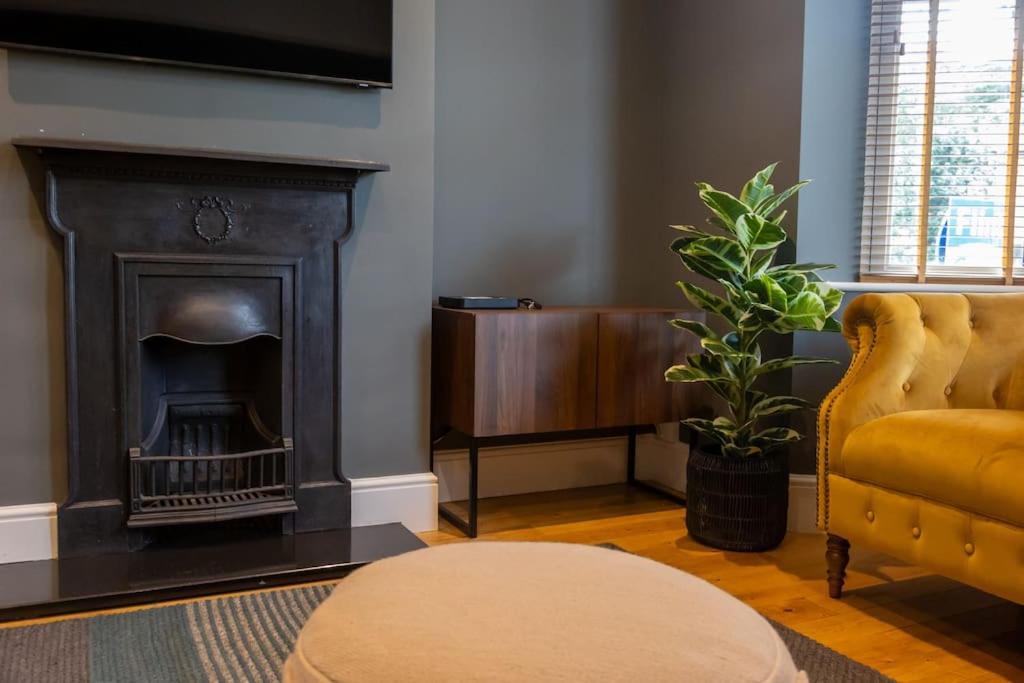 Hereford - Clifton Villa - Beautifully Presented House Located A Short Walk From City Centre - Sleeps 6 Guests - Perfect For Exploring Hereford - Hosted By Rentmyhouse Экстерьер фото