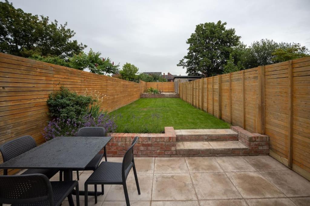 Hereford - Clifton Villa - Beautifully Presented House Located A Short Walk From City Centre - Sleeps 6 Guests - Perfect For Exploring Hereford - Hosted By Rentmyhouse Экстерьер фото