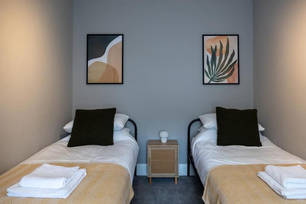 Hereford - Clifton Villa - Beautifully Presented House Located A Short Walk From City Centre - Sleeps 6 Guests - Perfect For Exploring Hereford - Hosted By Rentmyhouse Экстерьер фото