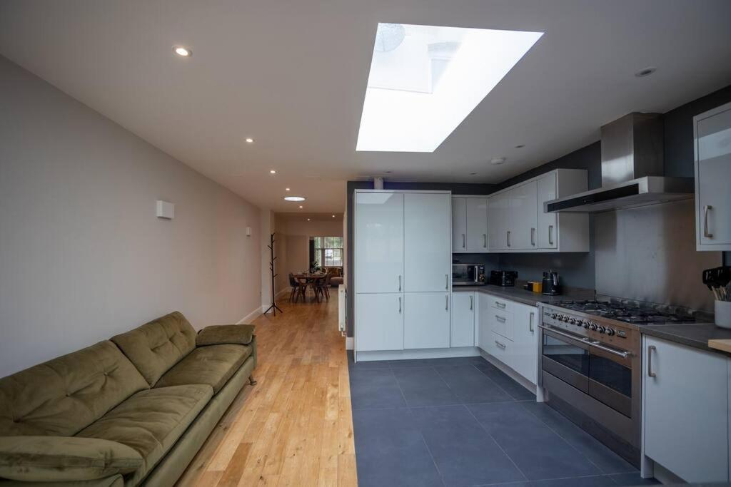 Hereford - Clifton Villa - Beautifully Presented House Located A Short Walk From City Centre - Sleeps 6 Guests - Perfect For Exploring Hereford - Hosted By Rentmyhouse Экстерьер фото