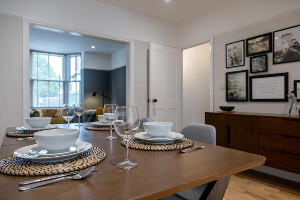 Hereford - Clifton Villa - Beautifully Presented House Located A Short Walk From City Centre - Sleeps 6 Guests - Perfect For Exploring Hereford - Hosted By Rentmyhouse Экстерьер фото