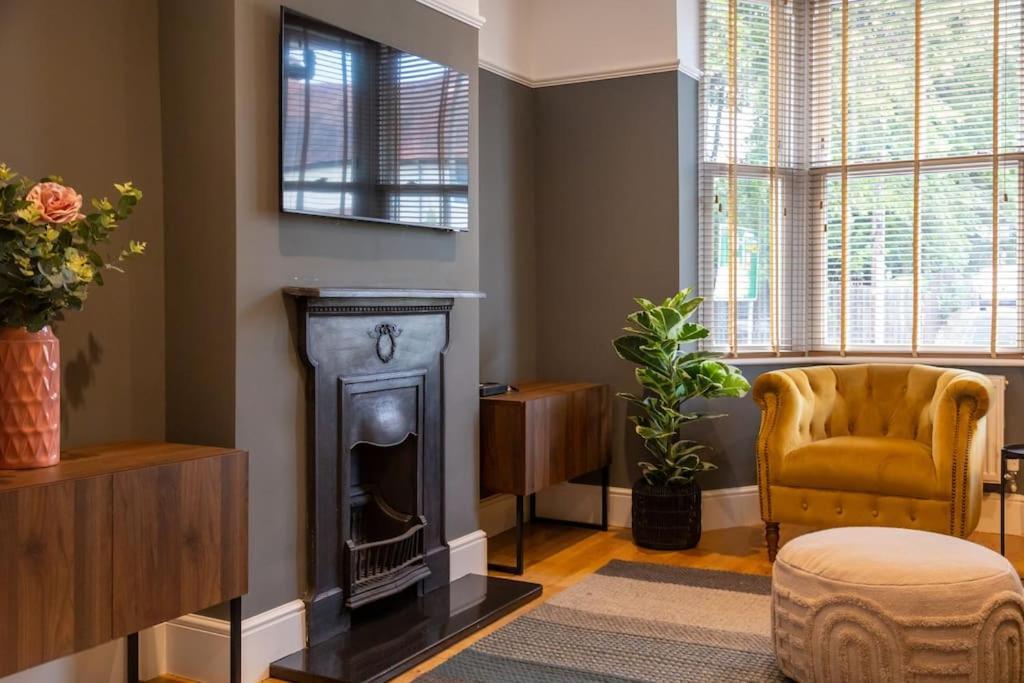 Hereford - Clifton Villa - Beautifully Presented House Located A Short Walk From City Centre - Sleeps 6 Guests - Perfect For Exploring Hereford - Hosted By Rentmyhouse Экстерьер фото
