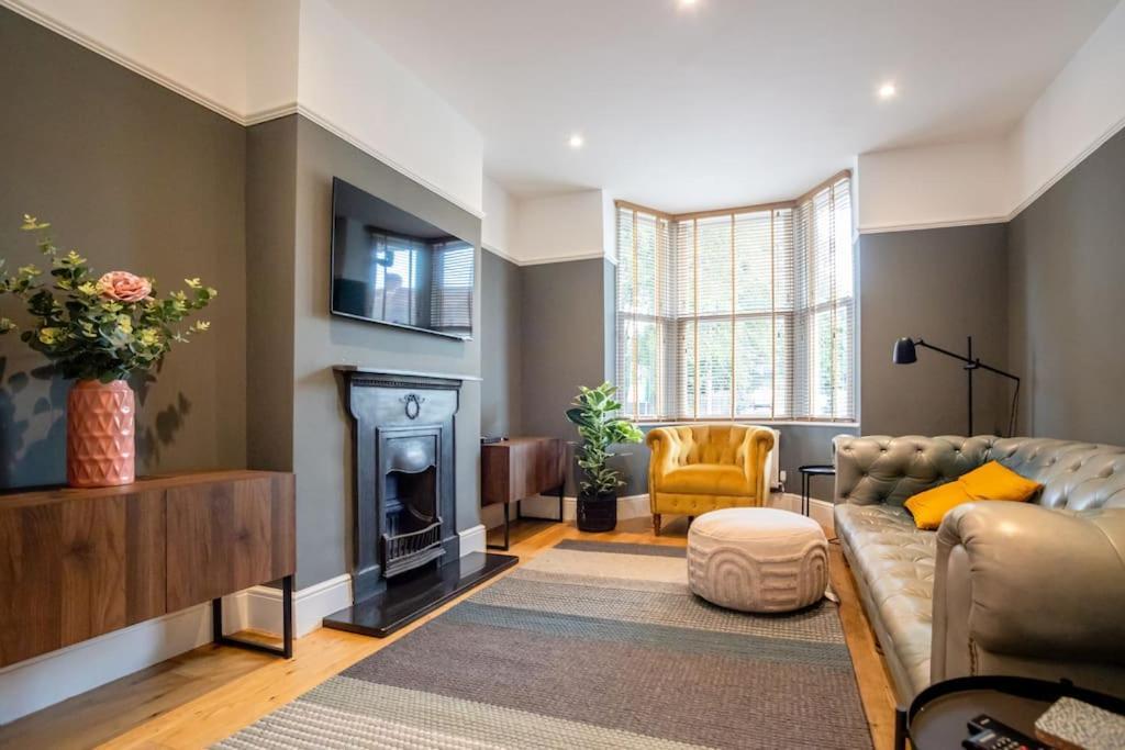 Hereford - Clifton Villa - Beautifully Presented House Located A Short Walk From City Centre - Sleeps 6 Guests - Perfect For Exploring Hereford - Hosted By Rentmyhouse Экстерьер фото